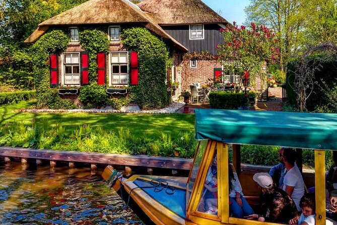 Best of Dutch Countryside: Giethoorn, Windmills, Secret Villages - Zaanse Schans windmills, polders, and the classic Dutch picture