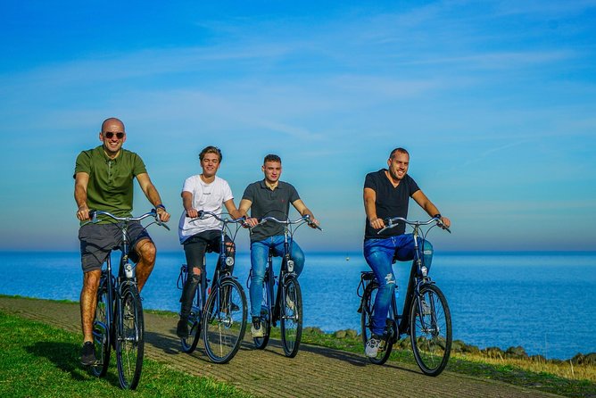 Bike rental Volendam - Explore the Countryside of Amsterdam - Extending to Marken via a 10-kilometer dike, then boating back with your bike