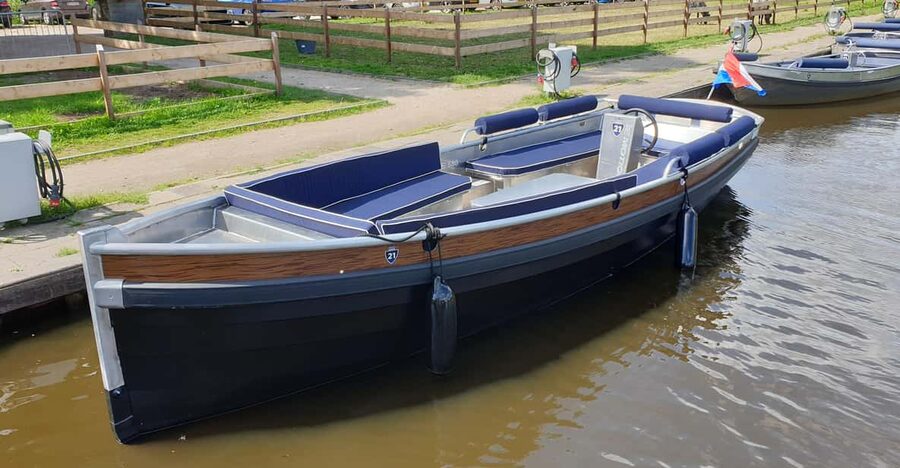 Boatrental 2 Hours 12 Person with Steeringwheel and cushions - Value and Price: What $108 Per Group Really Means