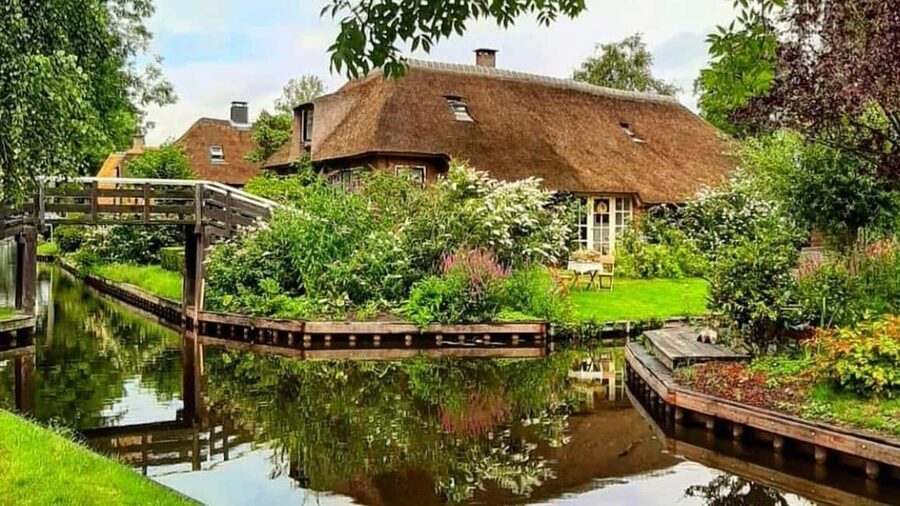 Boatrental 3 Hours 8 Person with Steeringwheel and cushions - Why Giethoorn Feels Different From the Water