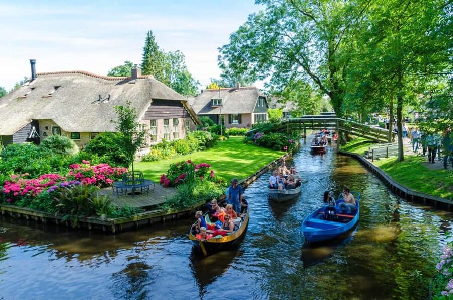 Boatrental 3 Hours 8 Person with Steeringwheel and cushions - The 3-Hour Plan: From Parking to Your Own Route