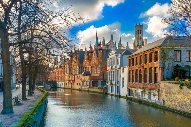 Bruges Day Trip from Amsterdam - Bargeplein and Minnewater: Love Legends, a Quick Reset, and First Photos