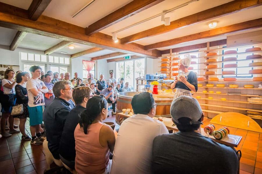 Brussels: Holland Keukenhof & Kinderdijk Guided Day Tour - Practical packing and small details that matter