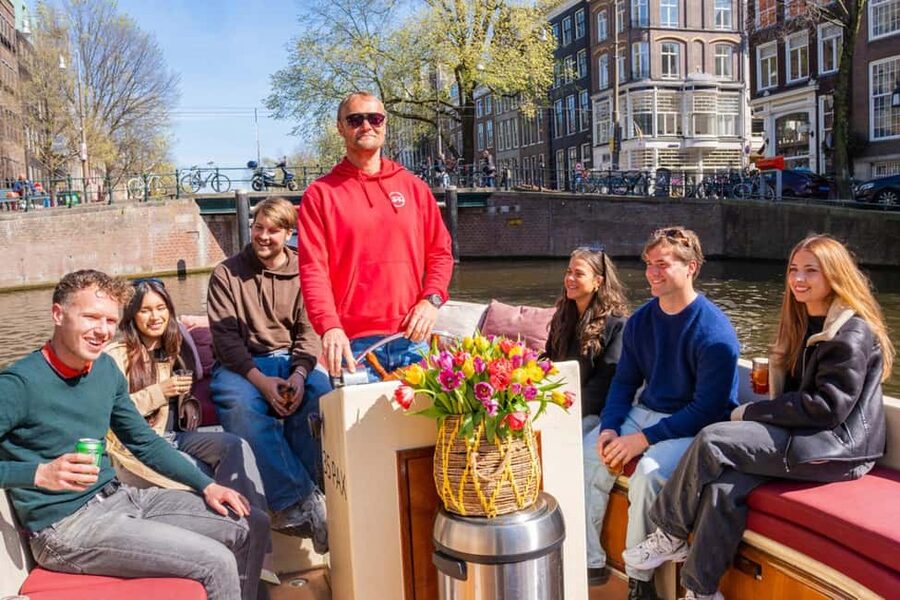 CHEESE AND DRINKS TOUR: A TASTE OF AMSTERDAM ON THE CANALS - Key points at a glance