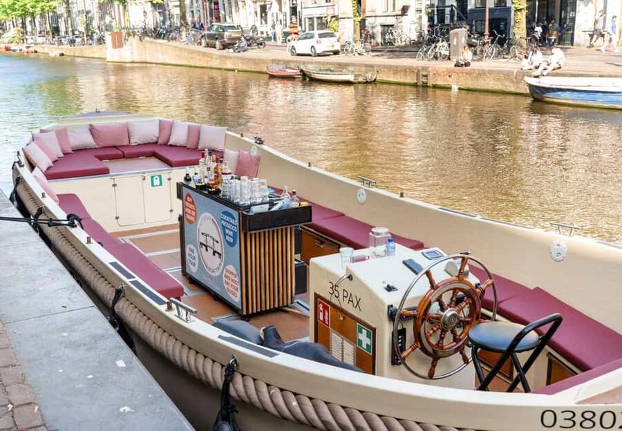CHEESE AND DRINKS TOUR: A TASTE OF AMSTERDAM ON THE CANALS - Price and Value: Is $36 Worth It?