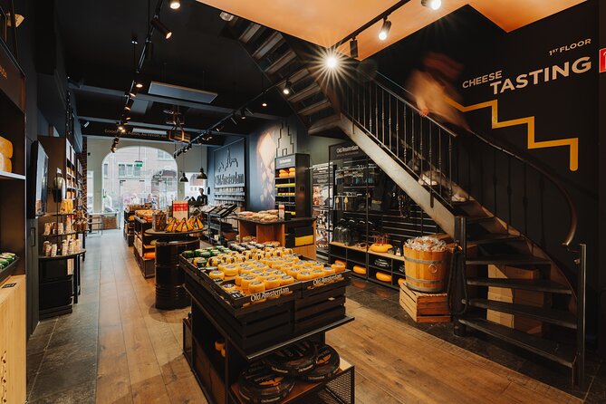 Cheese and Wine tasting in Amsterdam - The hosts, the Q&A, and the small group advantage