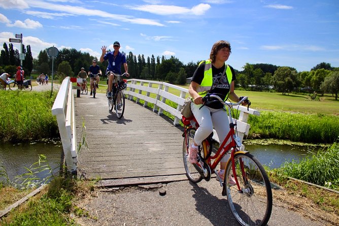 Countryside Fishermen Villages & Cheese E-bike Tour - Sint Nicolaaskerk (1628) and the Waterland photo-house moment