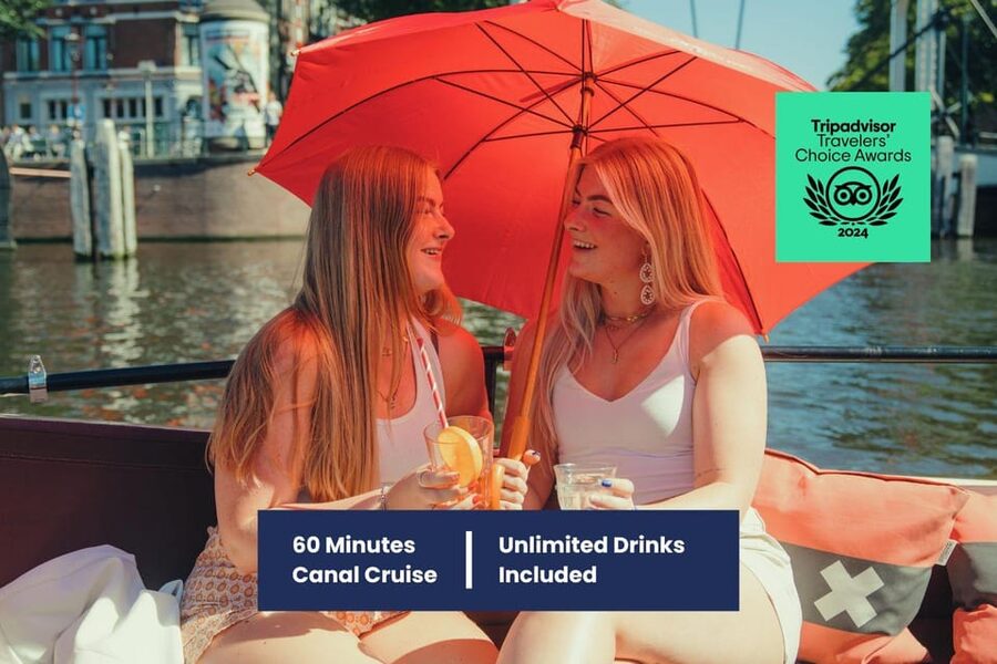 COZY AND FUN CANAL TOUR: A UNIQUE JOURNEY THROUGH AMSTERDAM - The cozy 60-minute format, small group energy, and what to watch for