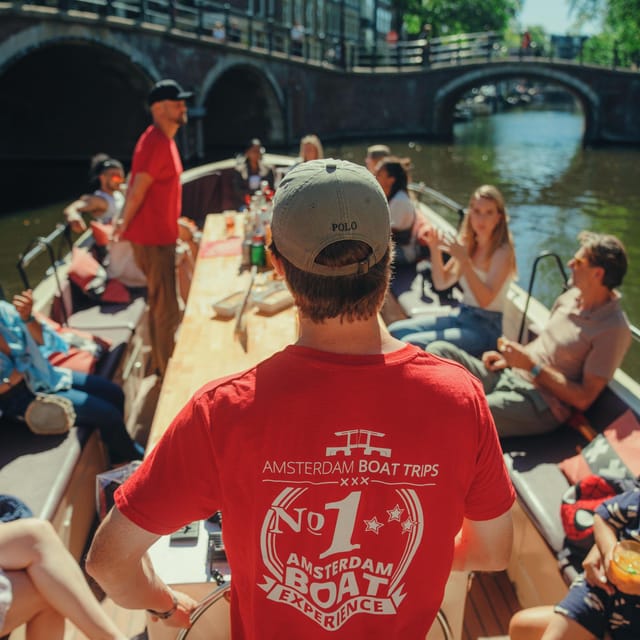 COZY AND FUN CANAL TOUR: A UNIQUE JOURNEY THROUGH AMSTERDAM - Rain or shine: how to stay comfortable and keep your views