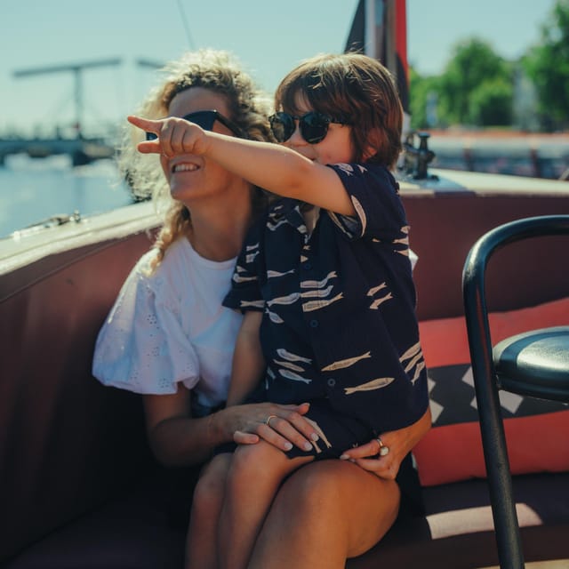 COZY AND FUN CANAL TOUR: A UNIQUE JOURNEY THROUGH AMSTERDAM - Value: is $25 worth it for a 60-minute electric canal cruise?