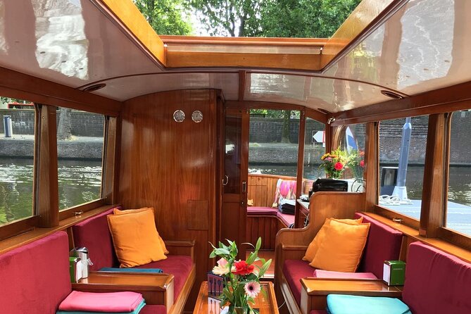 Cruise Amsterdam like a Local — Small Group 12 pax - Meeting Point at Prinsengracht 397, Without an Office