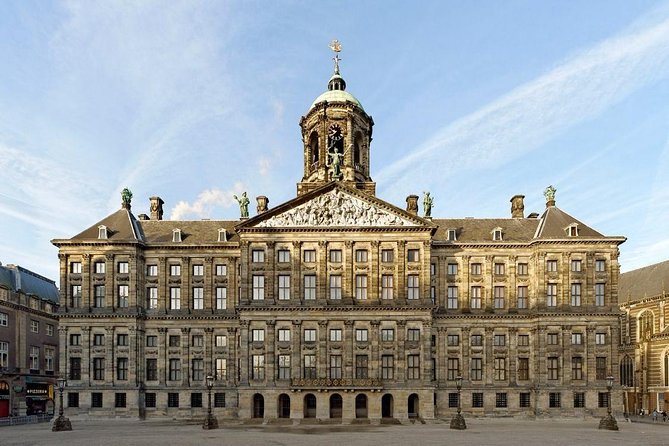 CULTURE Cultural city tour - Dam Square: The Stories Behind the Buildings