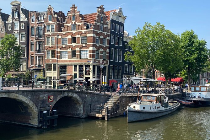 CULTURE with bite, culinary city tour - The Jordaan: canals, houseboats, and appeltaart with slagroom