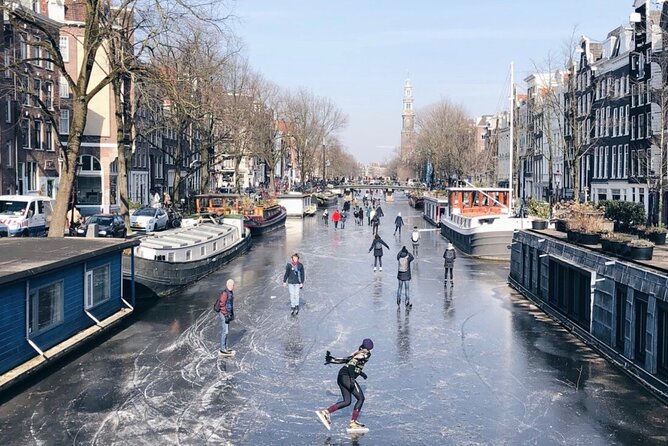 CULTURE with bite, culinary city tour - Nieuwe Kerk and the National Monument: short stops with useful context