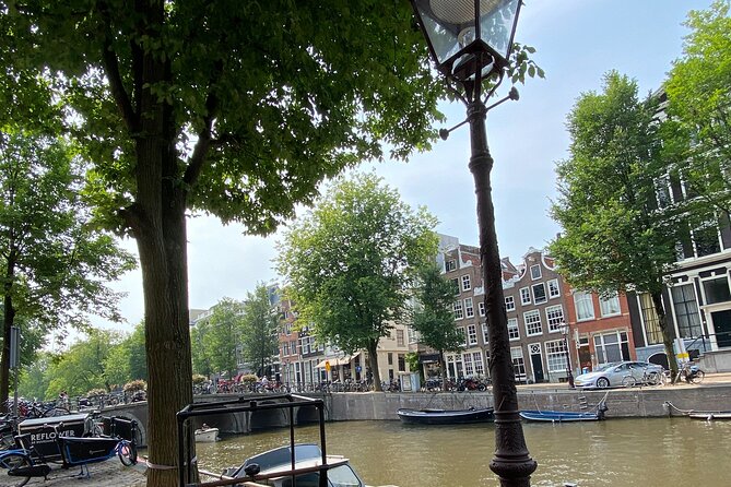CULTURE with bite, culinary city tour - Canals and canal houses: what to notice as you walk