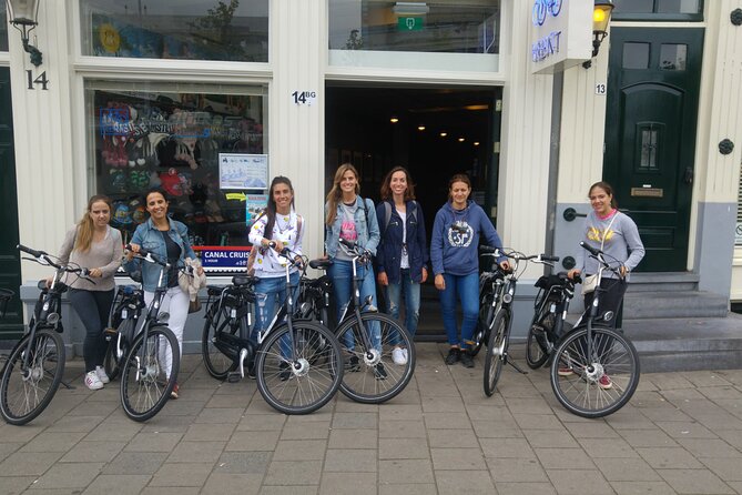 Daily group bike tour in Spanish. - The Proeflokaal t Blauwe Theehuis stop, a smart mid-tour break