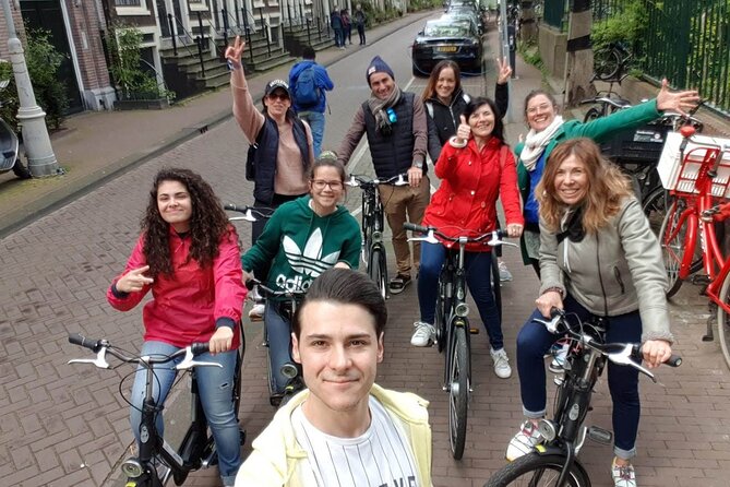 Daily group bike tour in Spanish. - Museum Square and the best photo positioning near Van Gogh