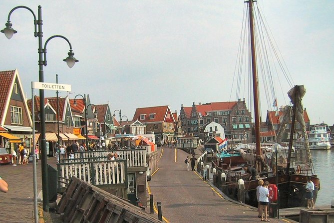 Day Trip from Amsterdam to Zaanse Schans Windmills and Volendam - Private tour perks: what it means in real life