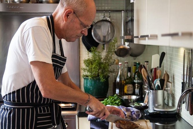 Dining With The Dutch: Enjoy A Delicious 4-Course Family Meal - Why a Dutch canalside home meal beats a restaurant