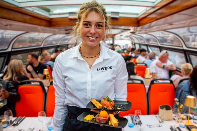 Dinner Canal Cruise Amsterdam: 4-Courses Including Drinks - Beer and Wine Flow: How the Drinks Change the Mood