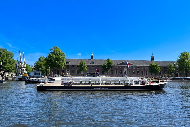 Discover Amsterdam: Luxury Canal Cruise with a Local Skipper - Live Skipper Commentary vs. Audio: How to Get the Best Sound