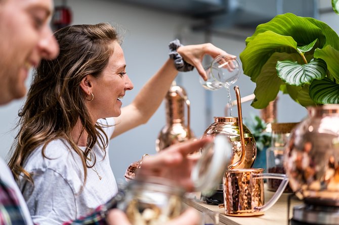 Distilling Class @ Spirited Union Rum Co. (Amsterdam) - Bottling and labeling your rum, the souvenir that actually feels personal