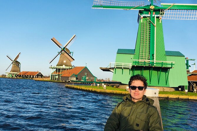 Dreamy Dutch Villages Tour: Giethoorn, Zaanse Schans & More - Zaanse Schans: windmills, green houses, and Dutch water control