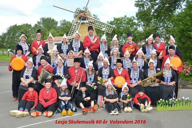 Dutch Experience in Volendam with Traditional Outfits - What the Timing Feels Like, from Arrival to End