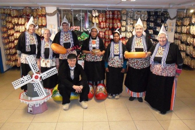 Dutch Experience in Volendam with Traditional Outfits - Getting There from Amsterdam: Public Transport Plus Real-Life Planning