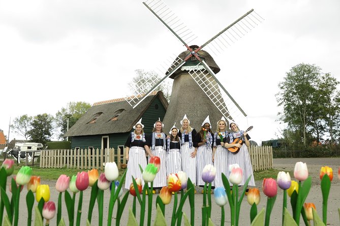 Dutch Experience in Volendam with Traditional Outfits - Who Should Book Simonehoeve, and Who Might Skip It