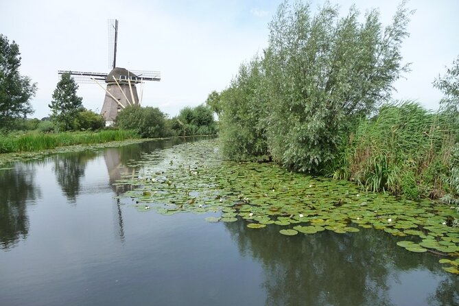 E-Bike PRIVATE tour Countryside of Amsterdam Volendam Marken - Edam: cheese town vibes, fast and satisfying