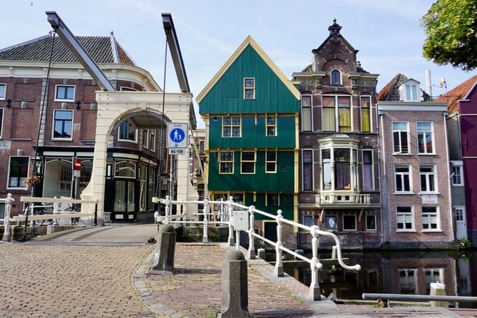 e-Scavenger hunt Alkmaar: Explore the city at your own pace - Price and group size: what you’re really paying for