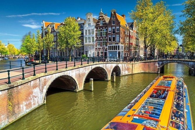 e-Scavenger hunt Amsterdam: Explore the city at your own pace - Weather, cold, and the slow rhythm of Amsterdam walking