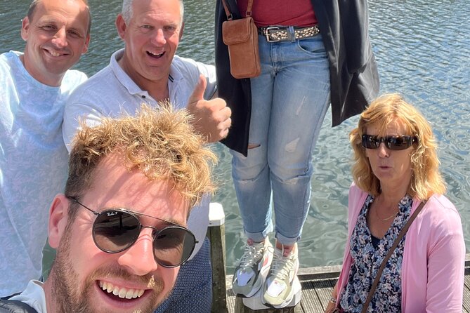 e-Scavenger hunt Volendam: Explore the city at your own pace - Start at Pallasplantsoen, then build your own Volendam loop