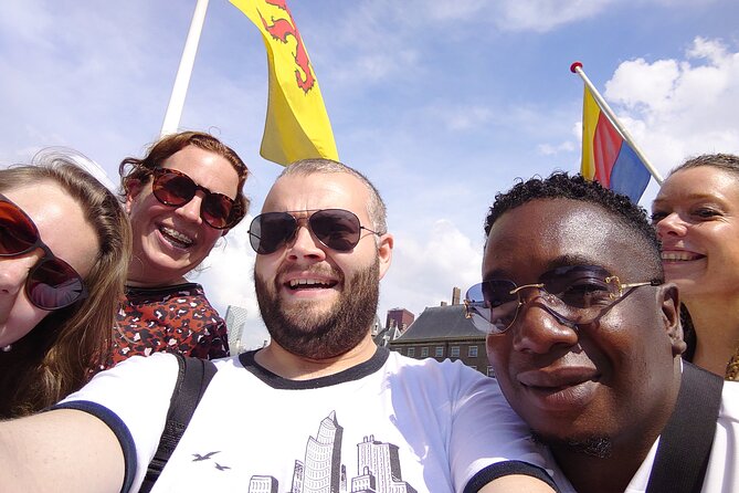 e-Scavenger hunt Volendam: Explore the city at your own pace - De Halve Maen and Marinapark IJsselmeer views for the big finish