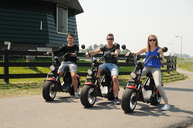 E-scooter rental Volendam - Countryside of Amsterdam - The Marken-to-Volendam boat plan: every 30 minutes, e-chopper accepted