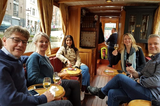 Eating Amsterdam: Food Tour & Canals Cruise - Café De Poort Amsterdam: organic Gouda from young to aged