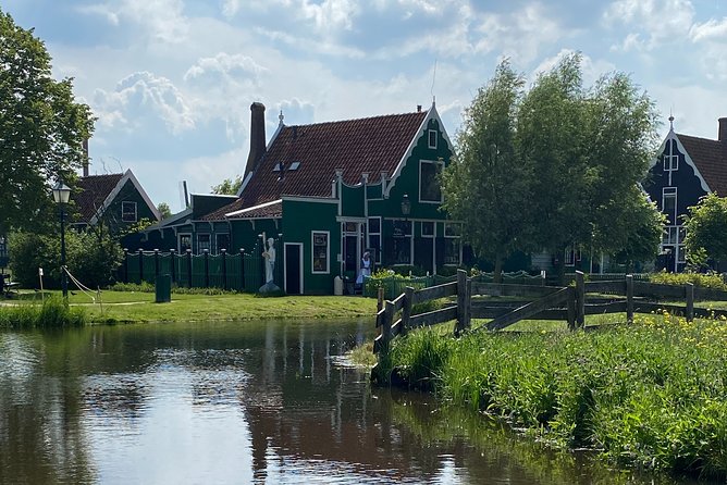 Escape Amsterdam: E-Bike to Zaanse Schans Windmills & Zaandam - Zaanse Schans for 75 minutes: what to do when you have time to wander