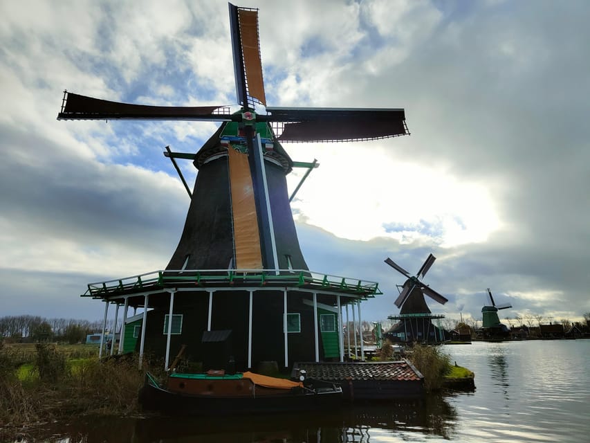 Excursion from Amsterdam to the windmills of Zaanse Schans - Price and value at about $53 per person