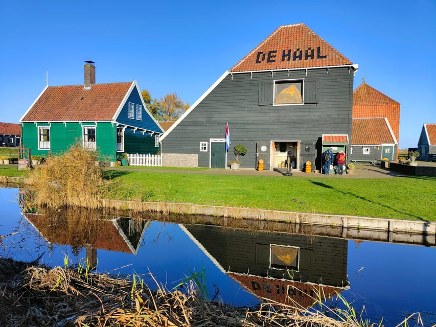 Excursion from Amsterdam to the windmills of Zaanse Schans - Meeting at Amsterdam Centraal: how to find your group fast