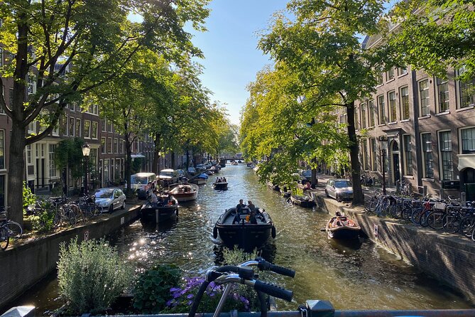 Explore hidden streets with friends - Private Tour - Beursplein, the Stock Market, and Amsterdams Town Hall Story