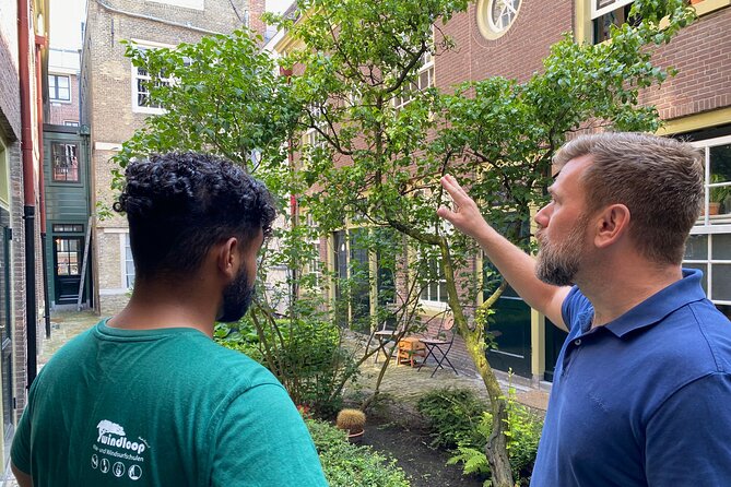 Explore hidden streets with friends - Private Tour - Church for the Poor and Karthuizerhof Courtyard Stories