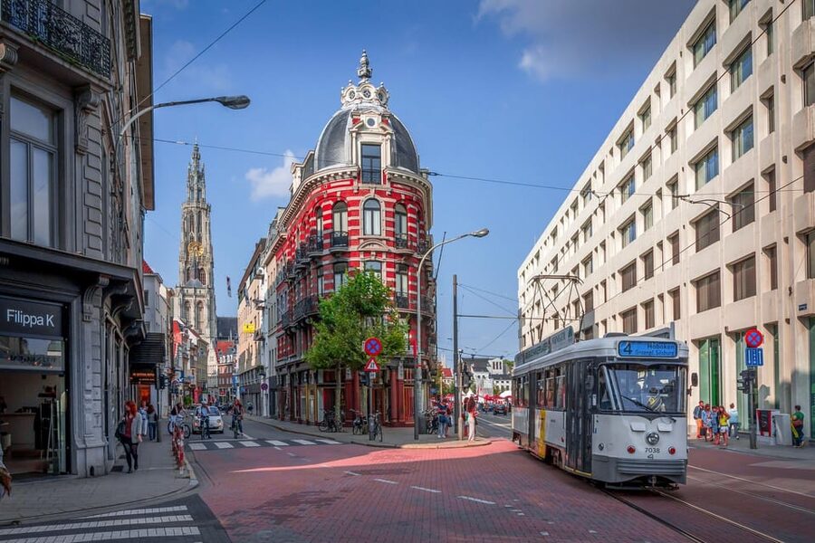 From Amsterdam: Antwerp & Ghent Full Day Tour - Canals and a possible boat ride to close the loop