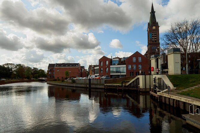 From Amsterdam: Day Trip to Rotterdam, Delft & Hague with Cruise - A fast sampler of the Netherlands, built around Dutch cities and water