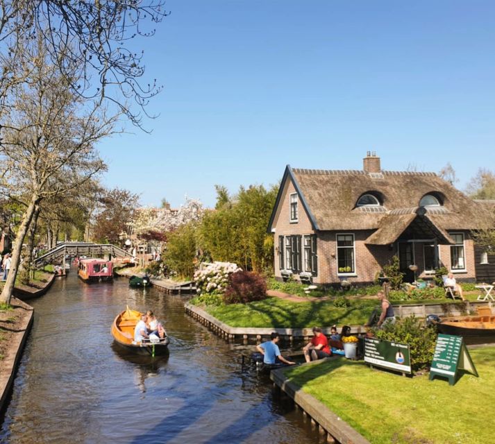 From Amsterdam: Giethoorn Day Trip with Small Electric Boat - Lunch and Free Time: How to Use Your Own 2 Hours Well