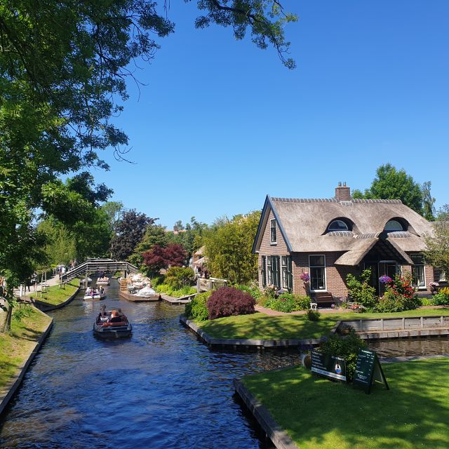 From Amsterdam: Giethoorn Day Trip with Small Electric Boat - Electric Boat Versus Doing It Alone: Why This Tour Feels Low-Stress