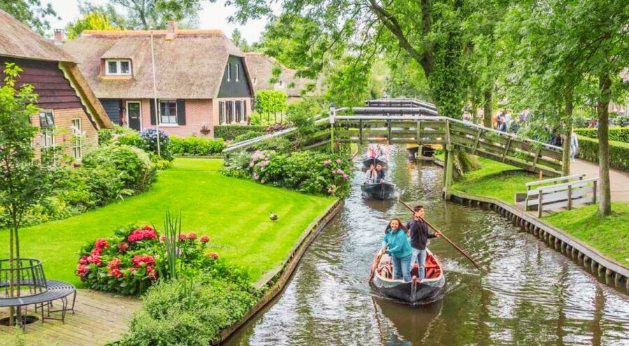 From Amsterdam: Giethoorn Guided Day Trip with Canal Cruise - Key Points You Should Know Before You Go