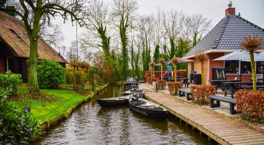 From Amsterdam: Giethoorn Guided Day Trip with Canal Cruise - Price and Value at $108: What You Get for a Full Day