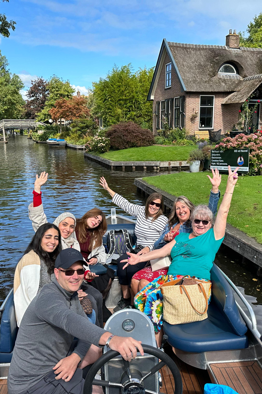 From Amsterdam: Giethoorn Small Group Tour with Boat Ride - Photo strategy: how to get great shots without rushing