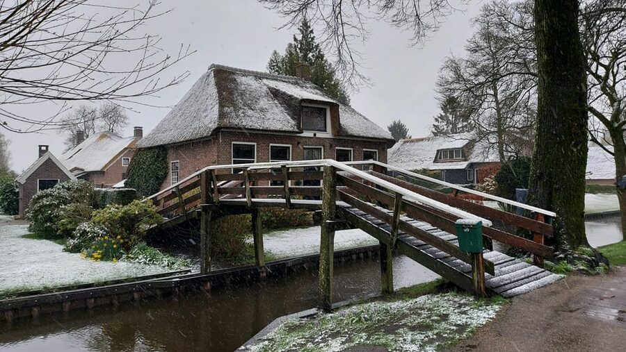 From Amsterdam: Giethoorn Small Group Tour with Boat Ride - Price and value: is $125 per person a good deal